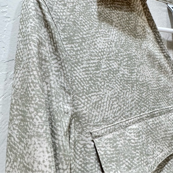 Athleta Grey White Zuma Printed Collared Shirtdress Women's XS Athletic - Picture 9 of 16